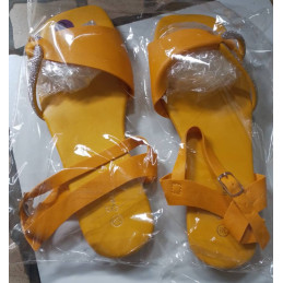 Sandales fermées pour femme...