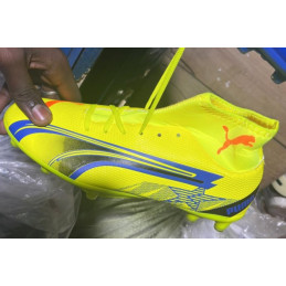 Chaussures de football Puma...