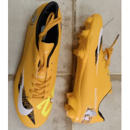 Chaussures de football Nike...