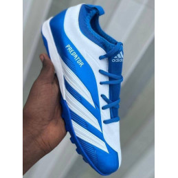 Chaussures de football...