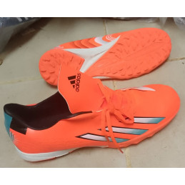 Chaussures de football...