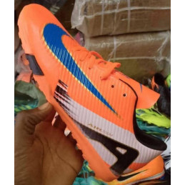 Chaussures de football Nike...