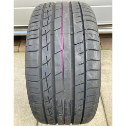 Pneu occasion 305/40 ZR22