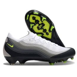 Chaussures de football Nike...