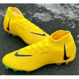 Chaussures de football Nike...
