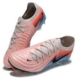 Chaussures de football Nike...
