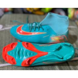 Chaussures de football Nike...