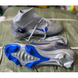 Chaussures de football Nike...