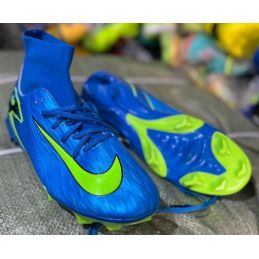 Chaussures de football Nike...