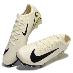 Chaussures de football Nike...