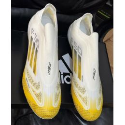 Chaussures de football...