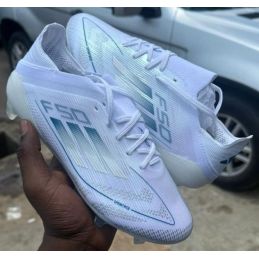 Chaussures de football...