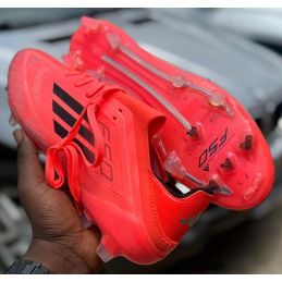 Chaussures de football...