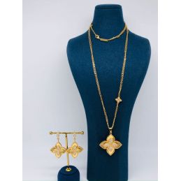 Collier pendentif et...