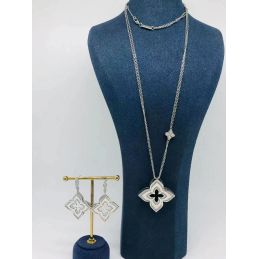 Collier pendentif et...