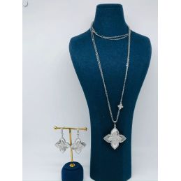 Collier pendentif et...