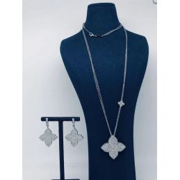 Collier pendentif et...