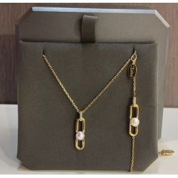 Collier pendentif et...