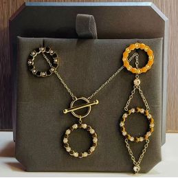 Collier pendentif, bracelet...