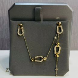 Collier pendentif, bracelet...