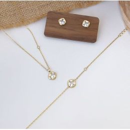 Collier pendentif, bracelet...