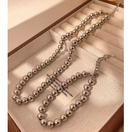 Collier de perles et...