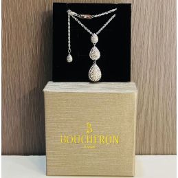 Collier pendentif Boucheron...