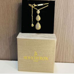 Collier pendentif Boucheron...