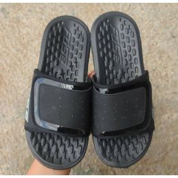 Claquettes sport noires à...