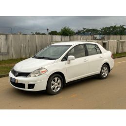 Nissan Versa (2008)